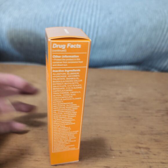 NEW Live Tinted Hueguard TINT Skin Tint SPF 50 1.35 OZ. *SHADE 09* - Picture 4 of 6